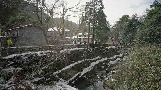 庐山冬天小溪雪后长冲河