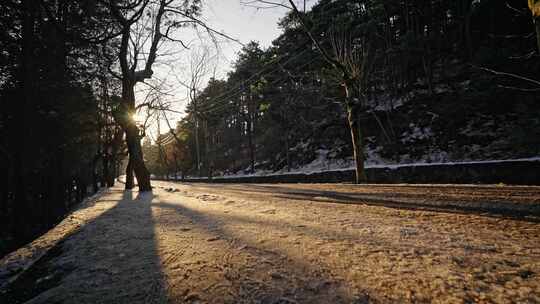 雪山雪天公路傍晚视频素材模板下载