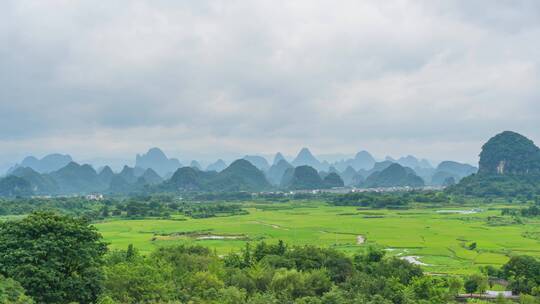 广西省桂林市阳朔旅游遇龙河风光山水