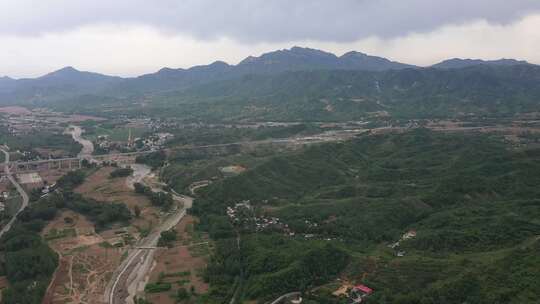 航拍 公路 马路 夏天 出行