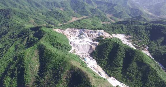 航拍矿山生态破坏