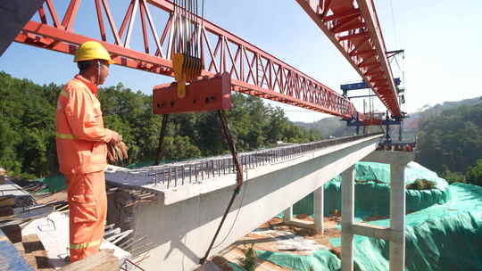 高速公路桥梁预制梁架设施工