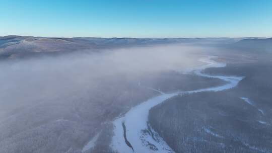 航拍冻雾迷漫的大兴安岭林海雪原