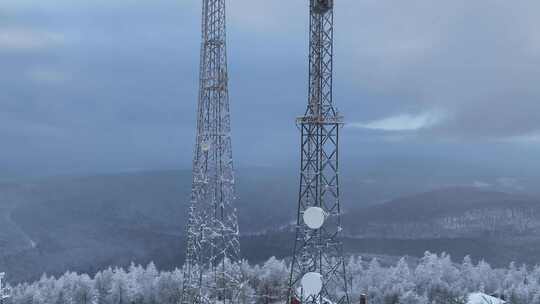 寒冬山巅雪林大兴安岭微波站