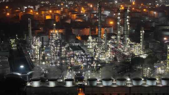 4k航拍炼油厂化工能源工业烟囱石化夜景视频素材模板下载