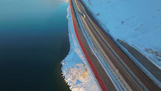 赛里木湖冬季环湖公路