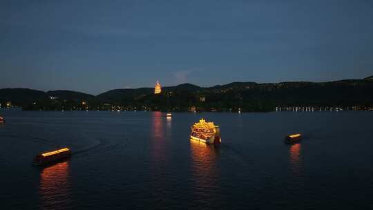 杭州西湖雷峰塔游船夜景航拍