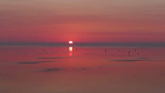 海上日出