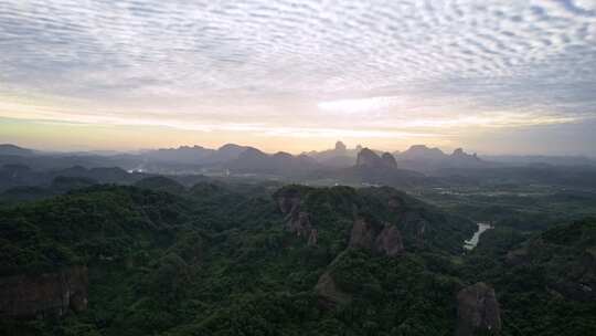 航拍韶关丹霞地貌丹霞山 阳元峰 长老峰景区