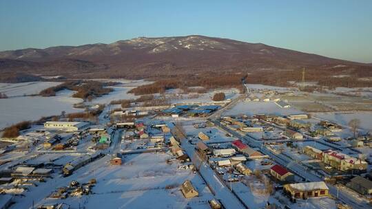 山区冬季村庄