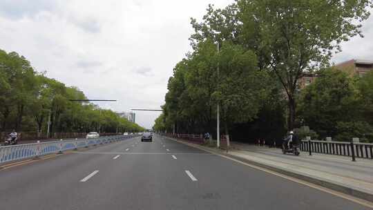 城市马路开车窗外风景