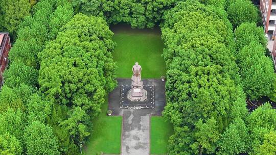 上海市复旦大学毛主席雕像航拍毛泽东邯郸校