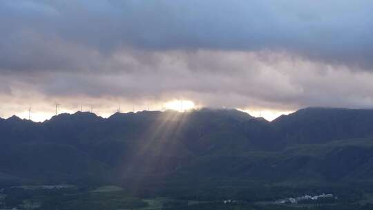 风力发电大山风车发电新能源风能美丽乡村