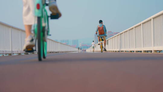 海边城市 阳光下骑自行车2