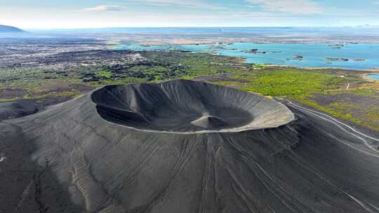 冰岛的休眠火山 - 惠尔山火山口