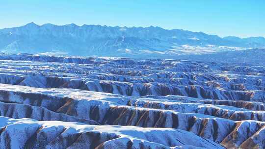 4k航拍冬季雪后祁连山草原