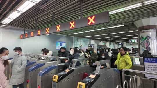 北京地铁刷卡进站，出站，下车视频素材模板下载