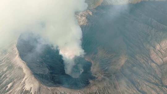 航拍Bromo火山云海