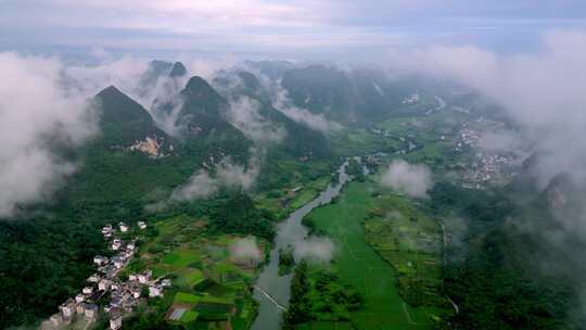 航拍桂林阳朔漓江遇龙河景区自然山水风光