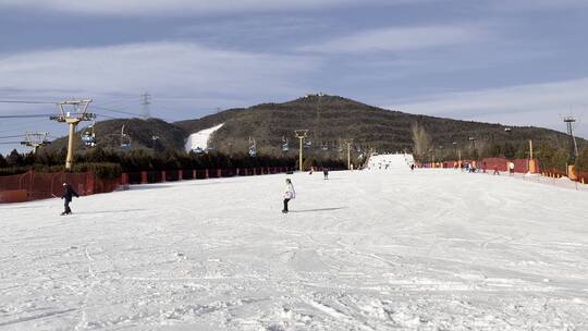 户外滑雪滑雪场滑雪运动滑雪的人视频素材模板下载