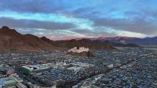 西藏日喀则宗山遗址古堡蓝调日出高空航拍