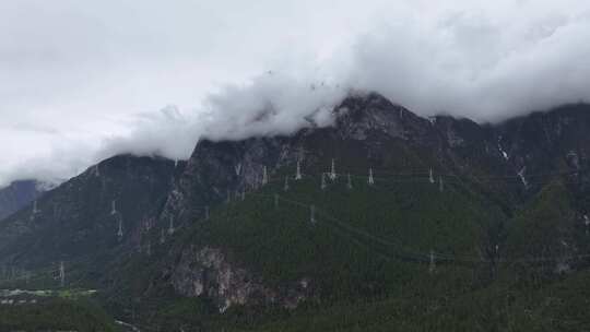 中国西藏昌都高山输电线路航拍