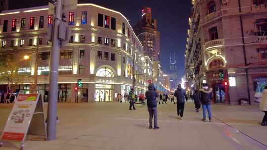 上海外滩夜晚南京路步行街夜景人流视频素材