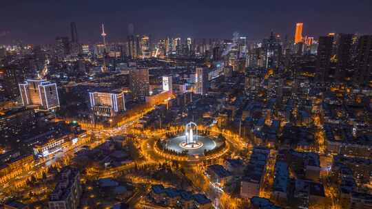 中国辽宁沈阳和平广场夜晚车流万家灯火