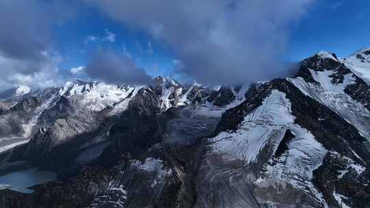 雪山山脉