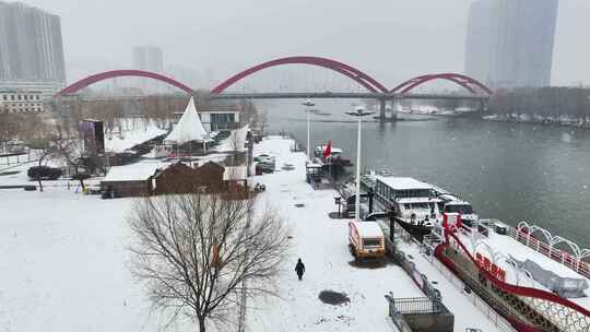 冬天下雪城市