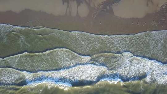 俯拍大海海浪浪花沙滩海滩