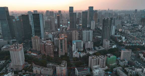 航拍城市景观成都东大街夏日夕阳美景