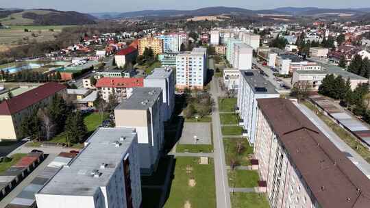 斯洛伐克斯特罗普科夫镇住宅区的鸟瞰图