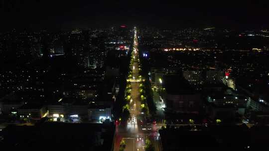 夜晚繁华热闹的商业街夜景俯瞰