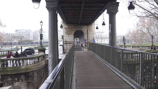 巴黎盗梦桥2视频素材模板下载