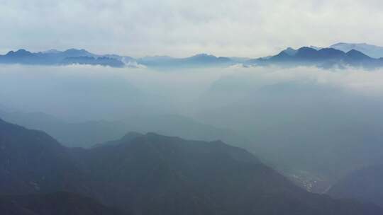 航拍秦岭山脉秋季风景云海