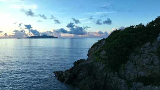 广东上川岛海岸线海浪拍打礁石航拍旅拍素材