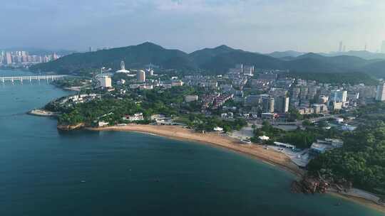 大连沿海沙滩海浪海鸥游船海岛