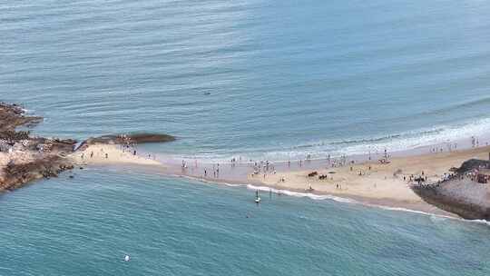 海浪沙滩