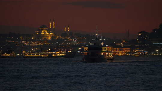 博斯普鲁斯海峡和伊斯坦布尔夜景4
