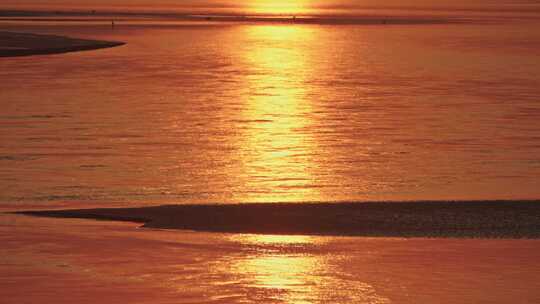 4K实拍黄河水金色河水江水日出夕阳水面