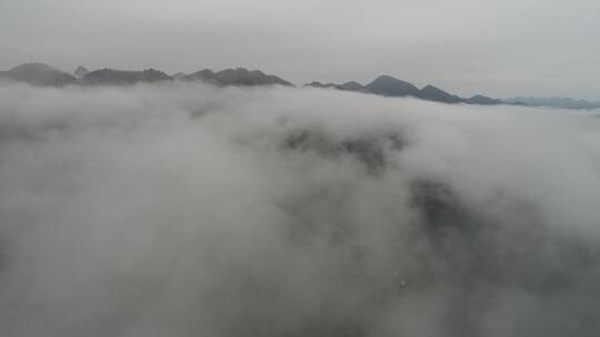 空山云雾薄雾穿雾