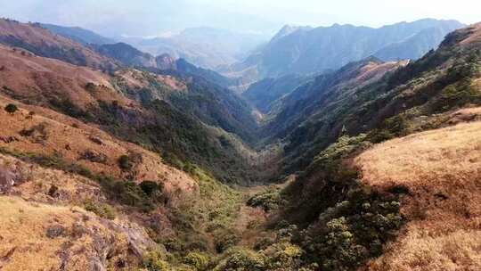 壮阔 山间 风景 自然 阳光 航拍高清在线视频素材下载