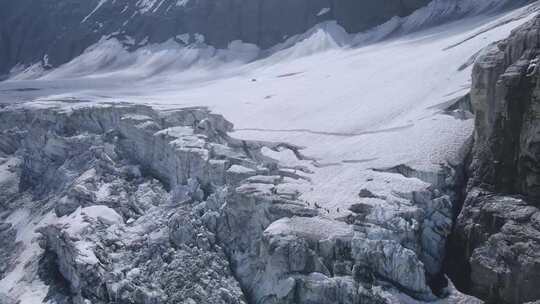 壮观的雪山冰川景象