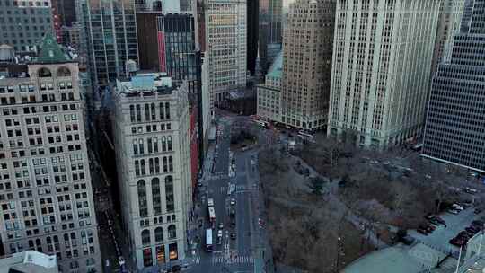 城市航拍纽约曼哈顿市中心摩天大楼汽车街道