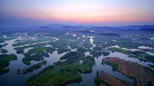 航拍夕阳下诸暨著名景点白塔湖国家湿地公园