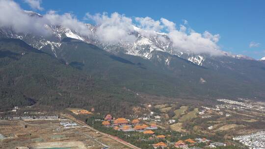 云南大理苍山洱海三塔寺蓝天白云云彩云朵