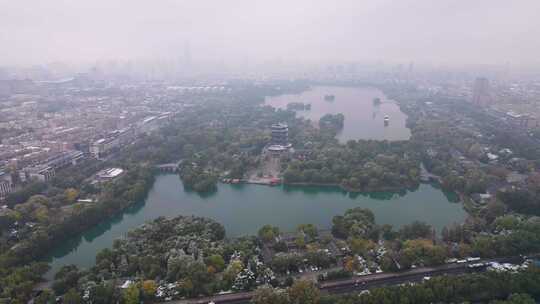 4k航拍山东济南大明湖雪景