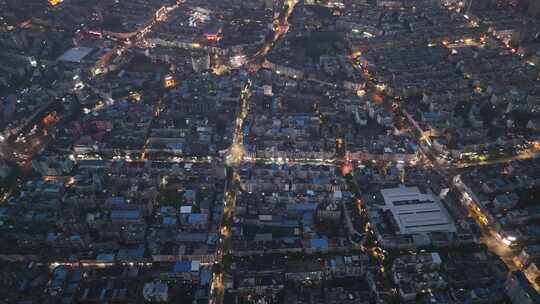 鸟瞰城市小区夜景道路网航拍