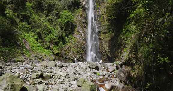 深山溪流瀑布航拍四川彭州大山美丽环境